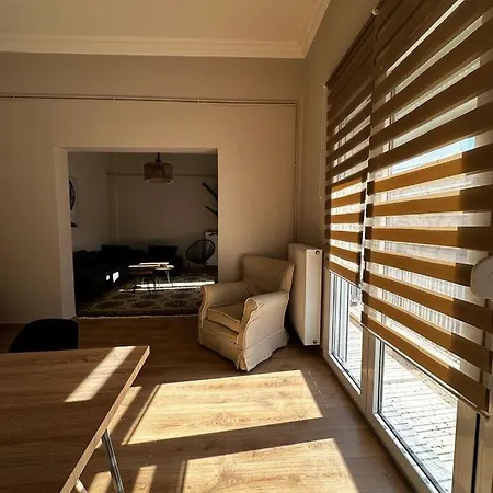 Charmanta 23 شقة نافبليو